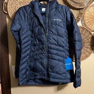 Women’s new with tag size small navy Columbia jacket
